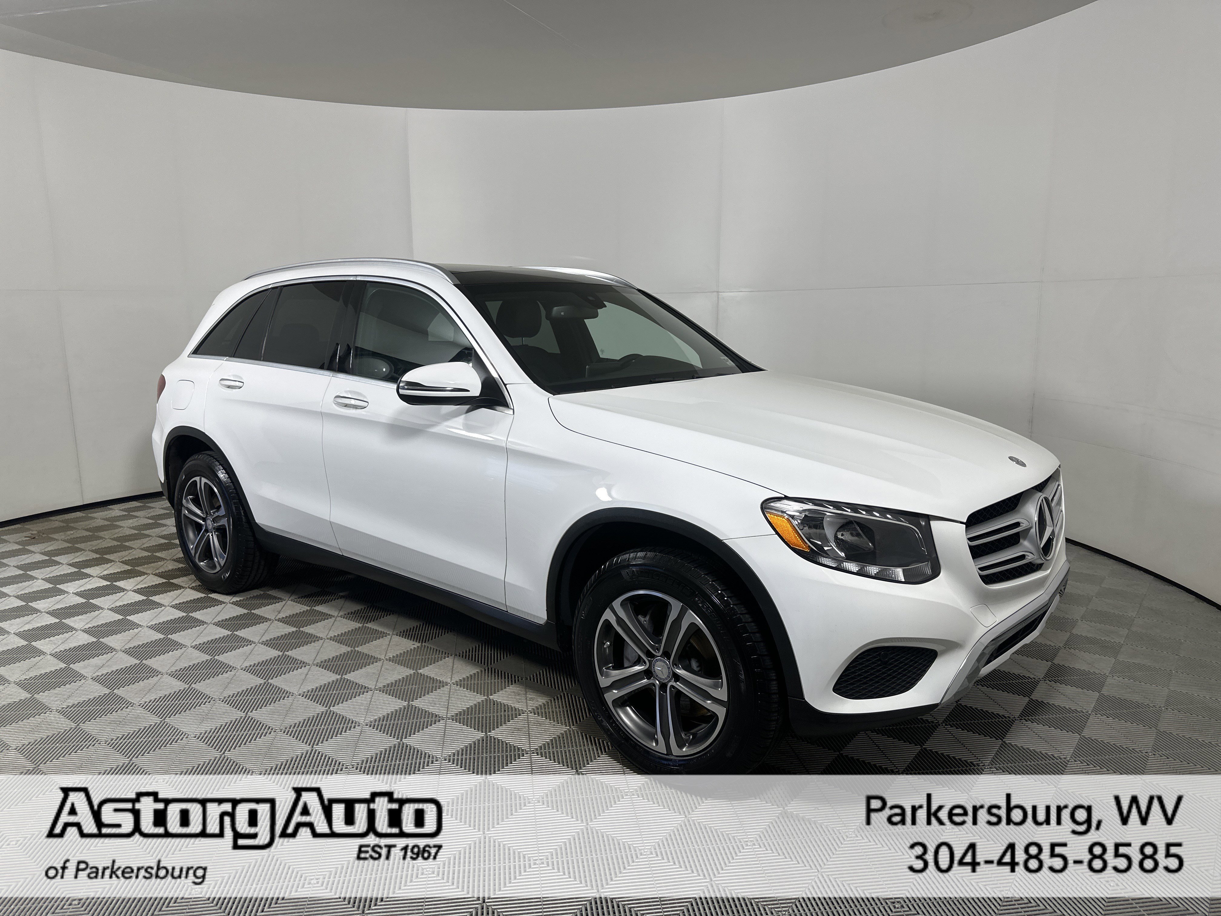 2017 Mercedes-Benz GLC GLC300 4MATIC's photo