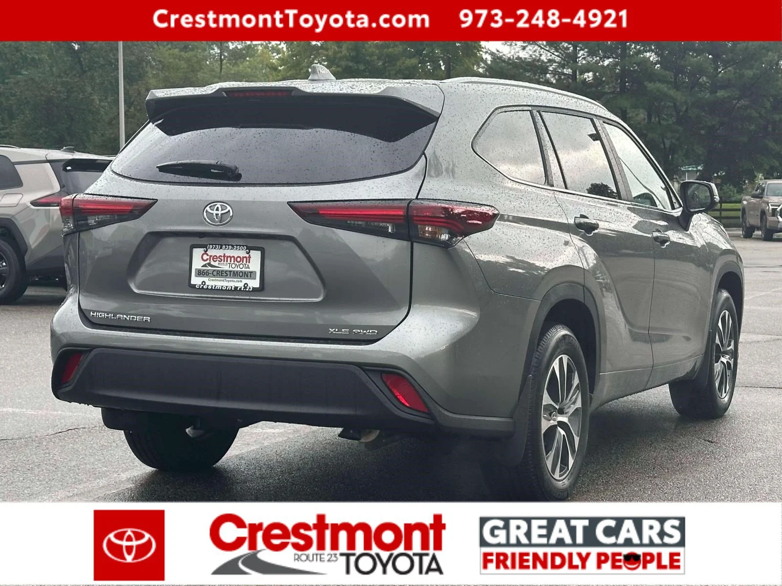 Used 2025 Heavy Metal Toyota XLE image 3