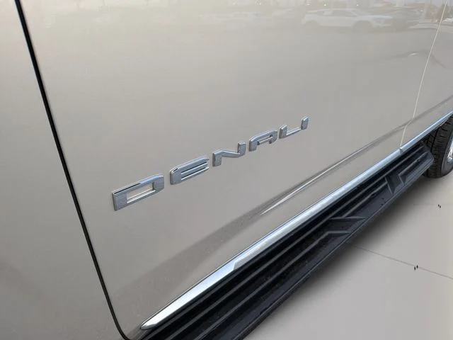 Used 2023 Beige GMC Denali image 7
