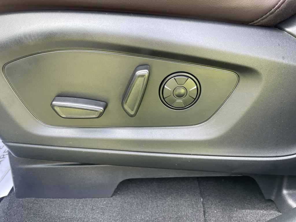 2025 Ford Explorer Platinum - Photo 23
