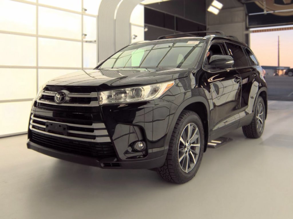 Used 2019 Black Toyota XLE image 8