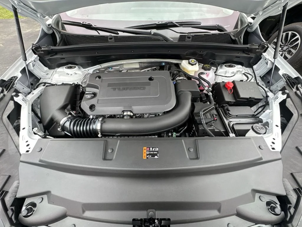 New 2026 Summit White Buick Preferred image 25
