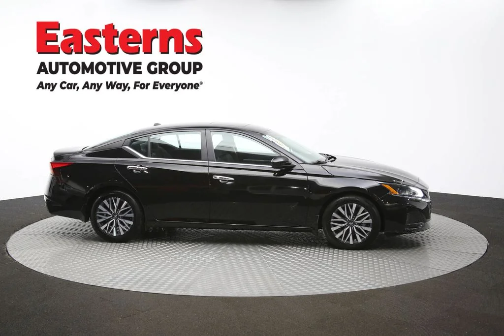 Used 2023 Black Nissan 2.5 SV image 44