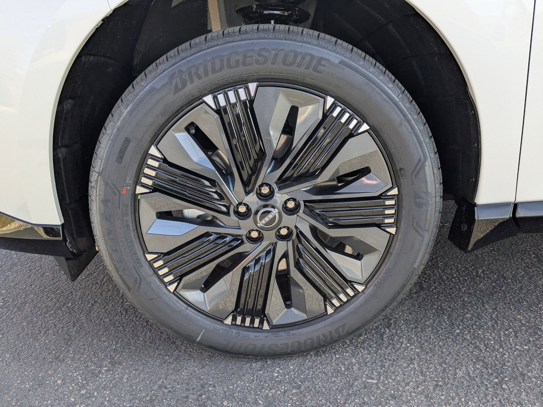 New 2026 Everest White Pearl Tricoat Nissan Platinum image 17