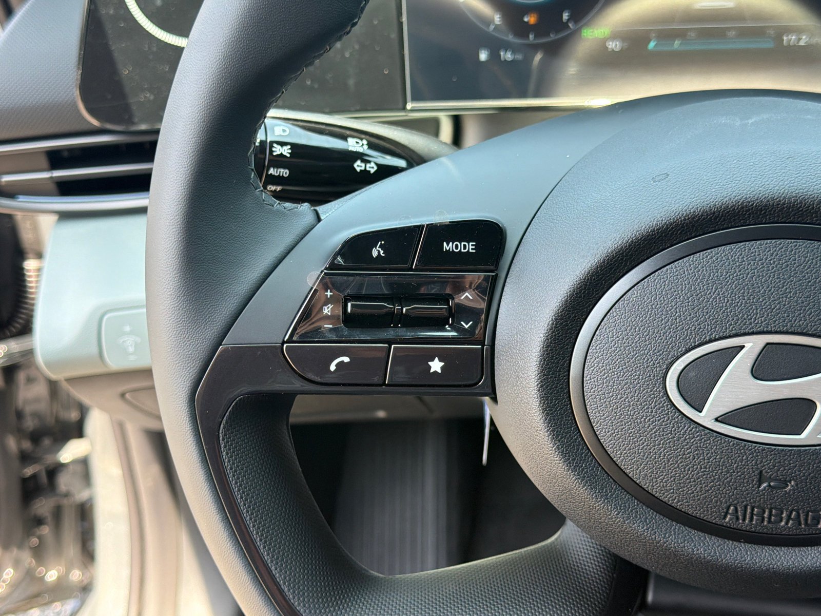 New 2026 Ecotronic Gray Hyundai Limited image 19