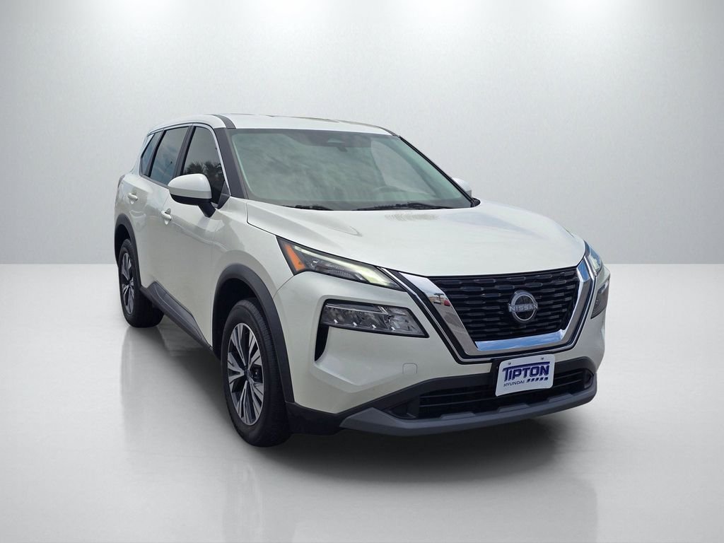 Used 2023 White Nissan SV image 3