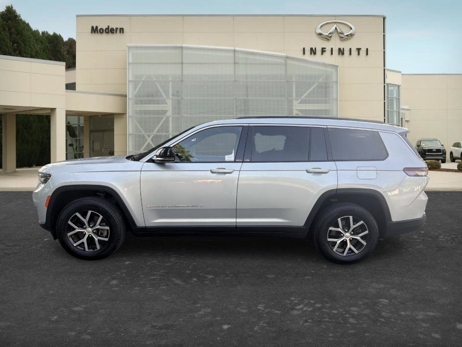 Used 2024 Silver Zynith Jeep Limited image 7
