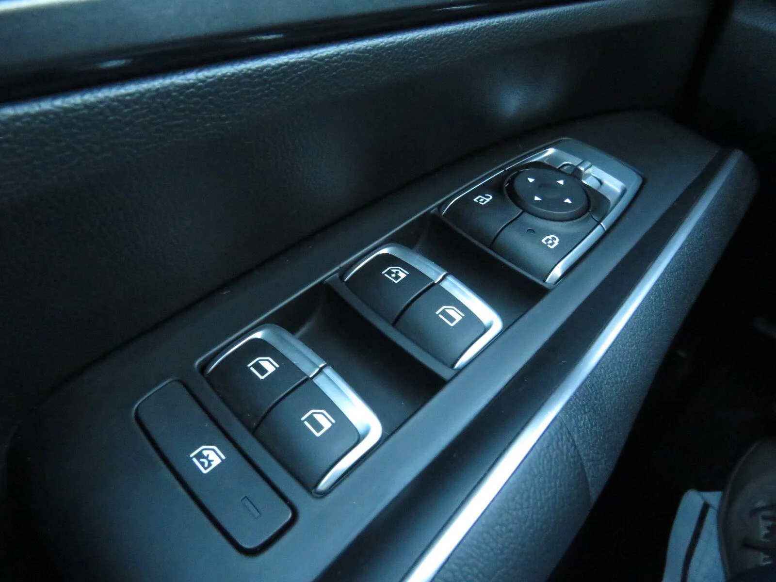 Used 2022 Gravity Gray Kia LX image 32