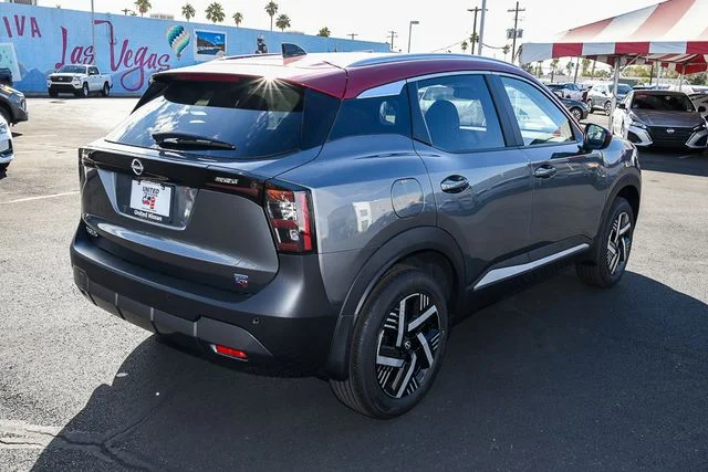 New 2026 Gun Metallic / Scarlet Ember Tintcoat Two-tone Nissan SV image 8