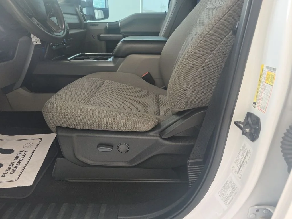Used 2021 Oxford White Ford XLT image 11