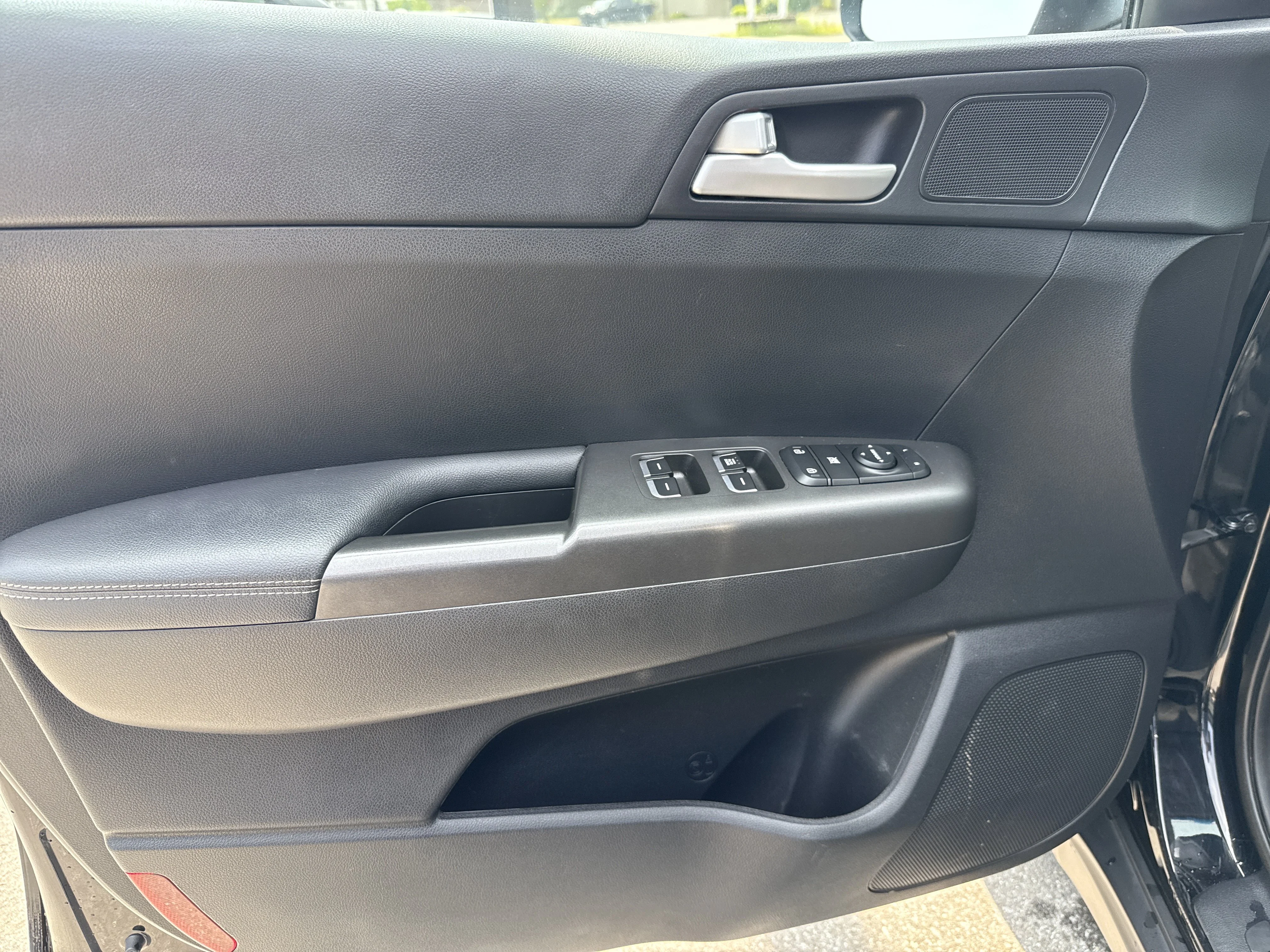 Used 2020 Black Cherry Pearl Kia LX image 15