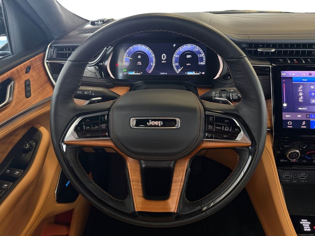 Used 2025 Gray Jeep Summit image 17