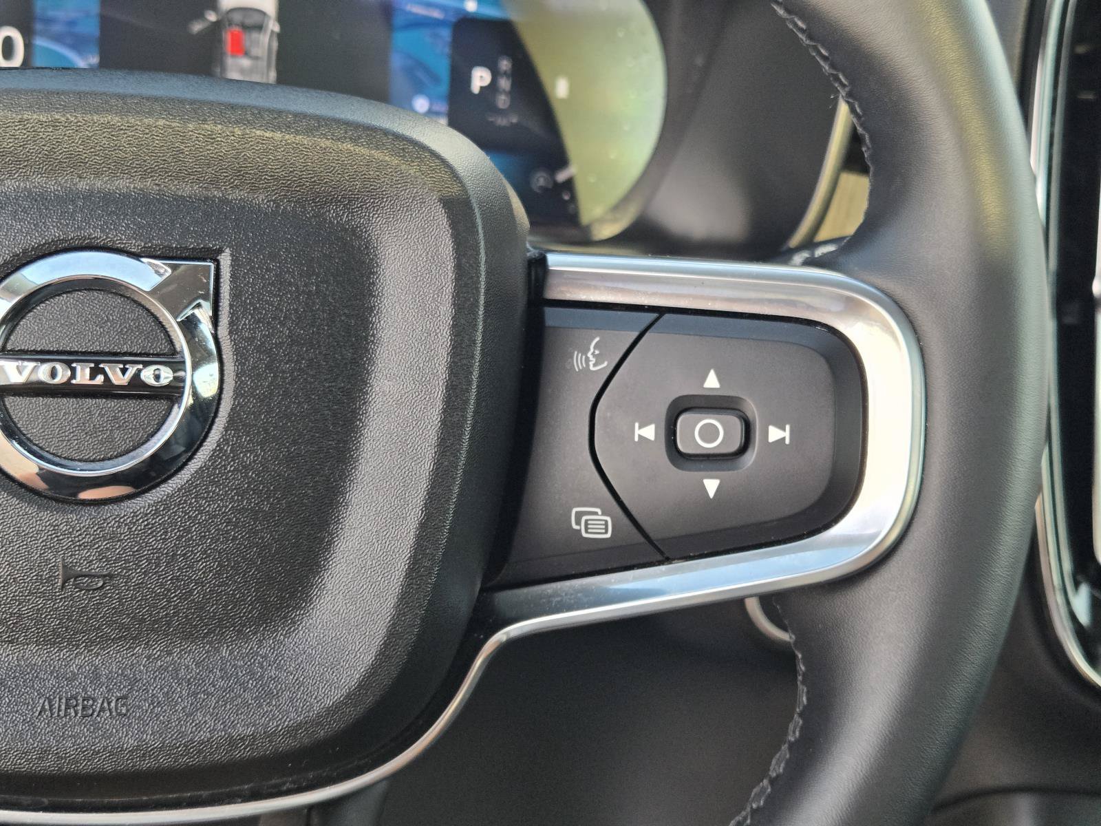 2025 Volvo XC40 Core - Photo 26