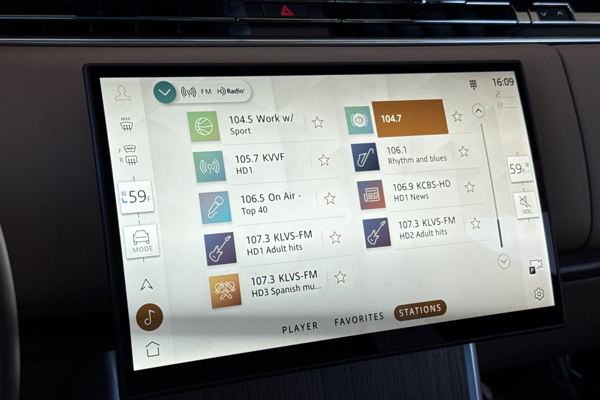 New 2026 Batumi Gold Land Rover SE image 20