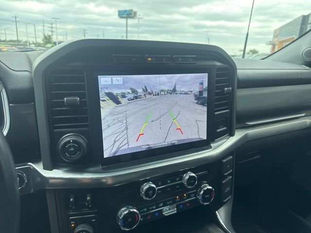Used 2022  Ford Lariat image 10