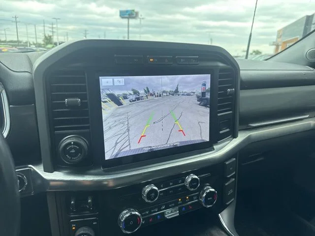 Used 2022  Ford Lariat image 10