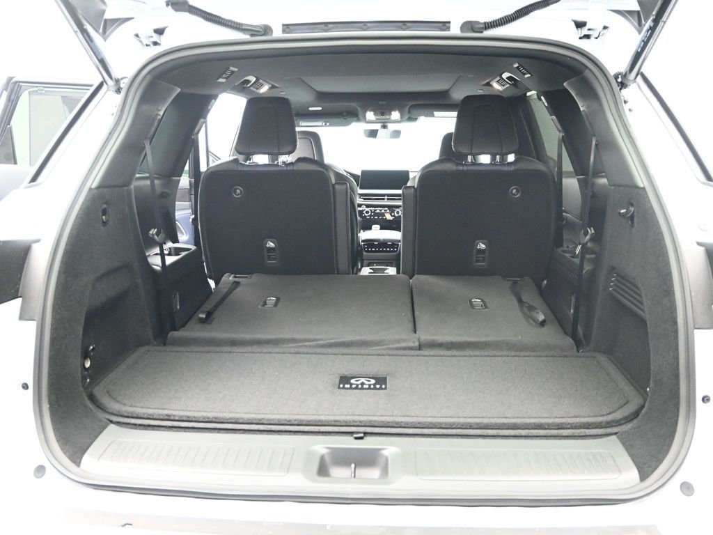 Used 2026 White INFINITI SPORT image 14