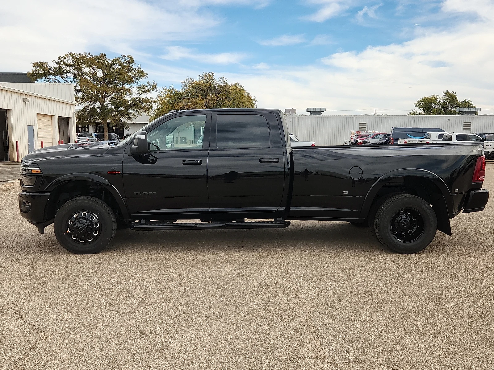 New 2027 Diamond Black Crystal Pearl-Coat  Paint Ram LARAMIE CREW CAB 4X4 8