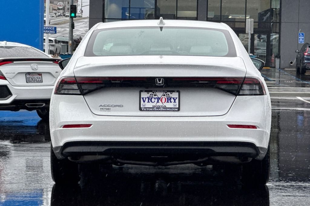 New 2026 Platinum White Pearl Honda LX image 5