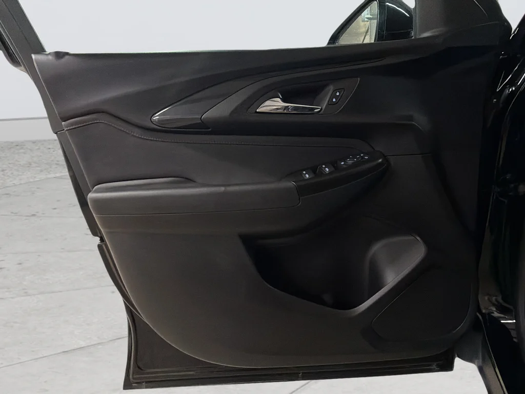Used 2022 Black Chevrolet RS image 39