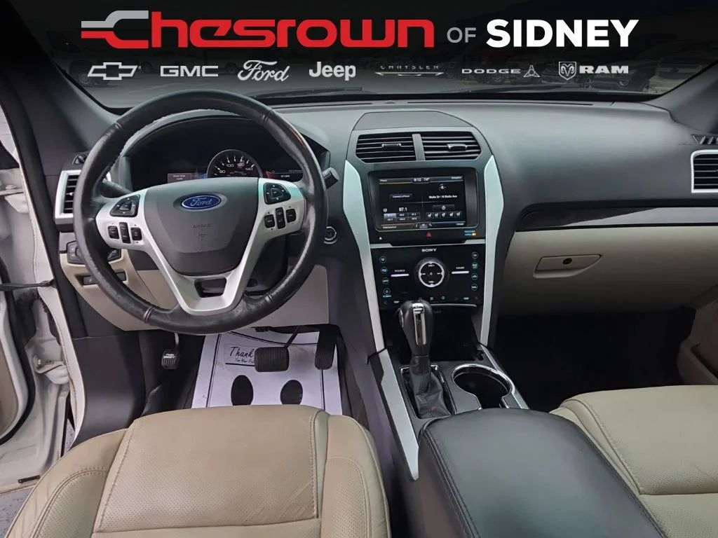 Used 2014 White Ford Limited image 30