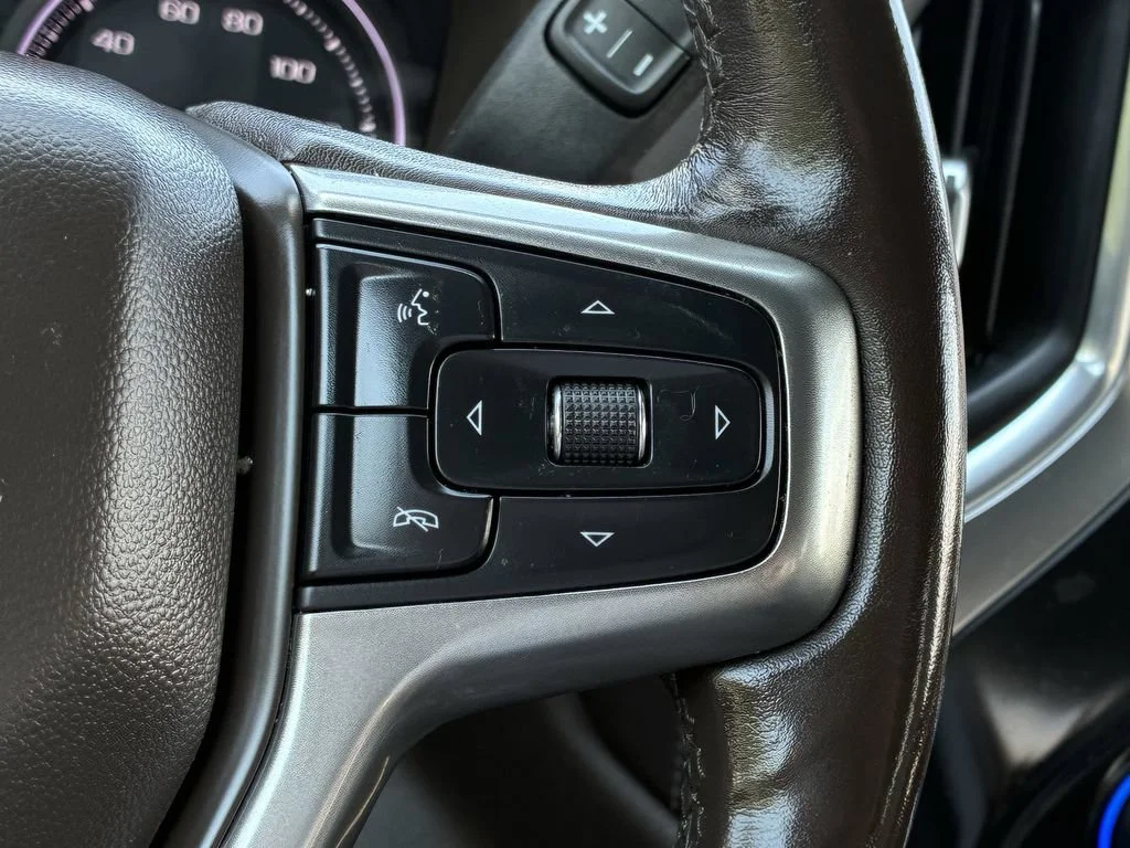 Used 2019 BLACK Chevrolet LT image 26