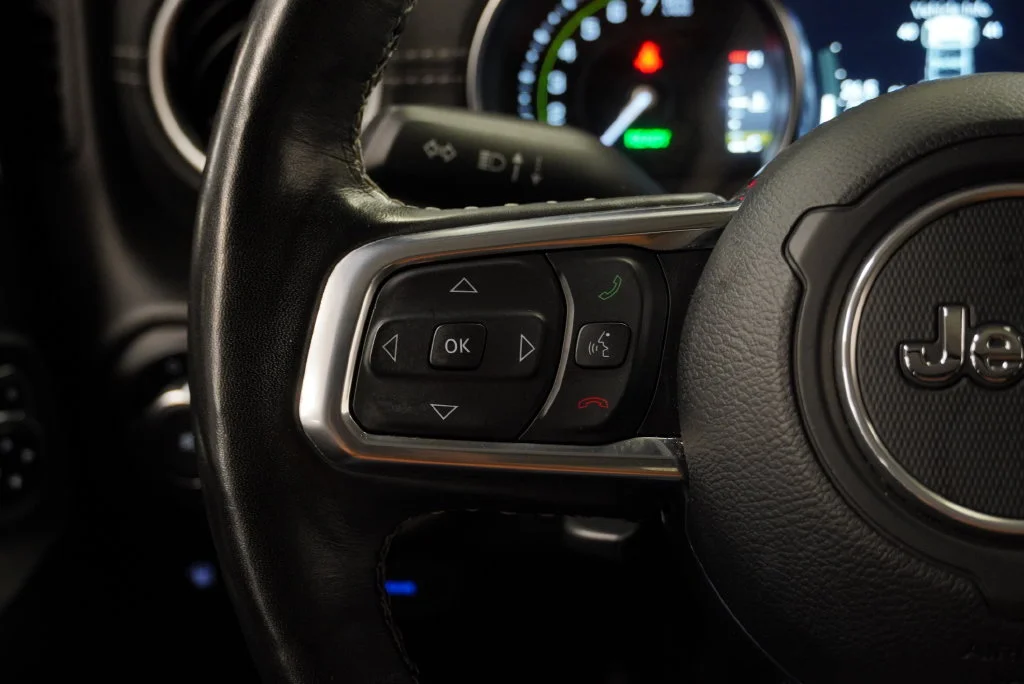 Certified Used 2023  Jeep Sahara 4xe image 33