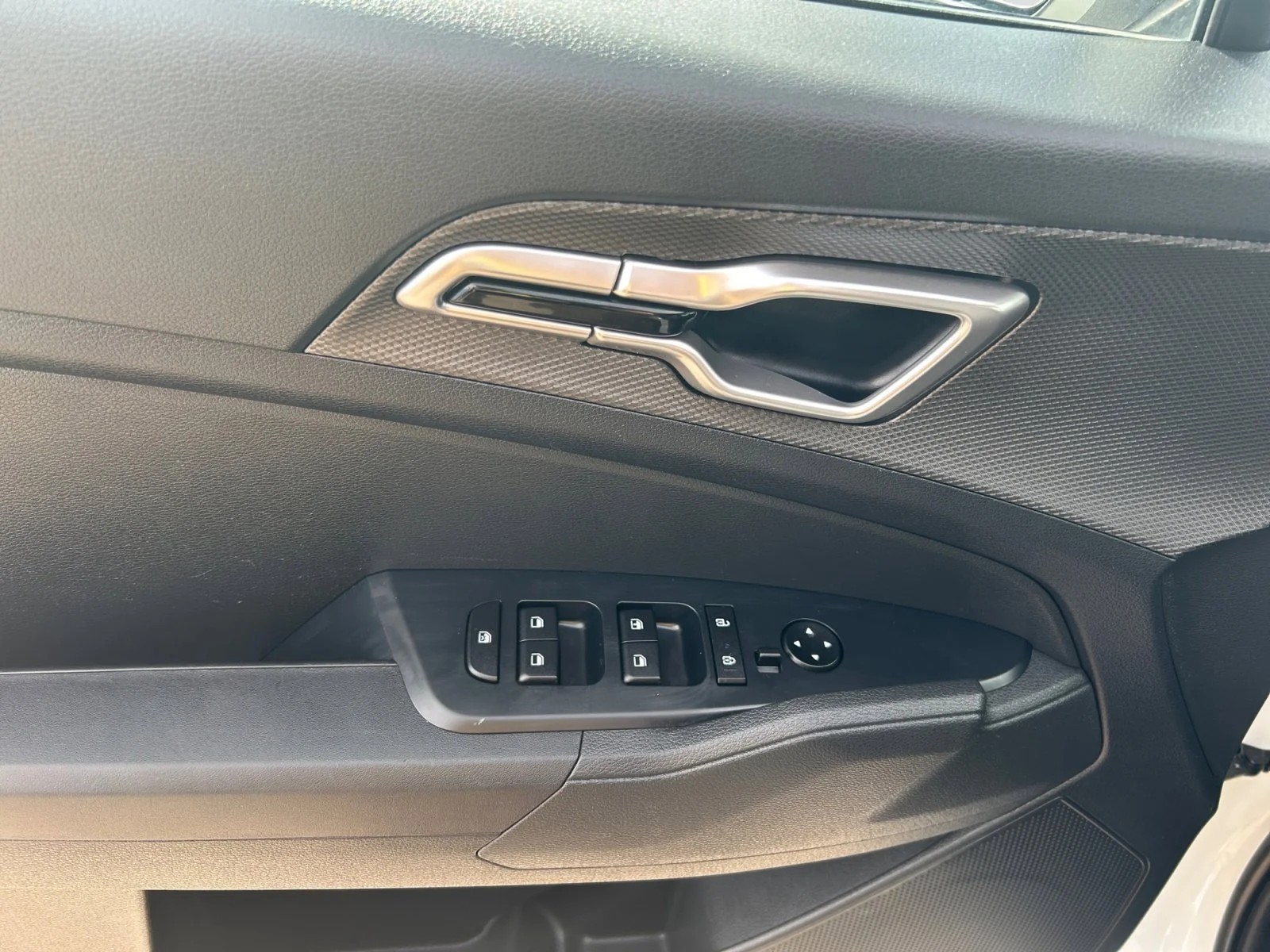 Used 2023 WHITE Kia X-LINE AWD image 15