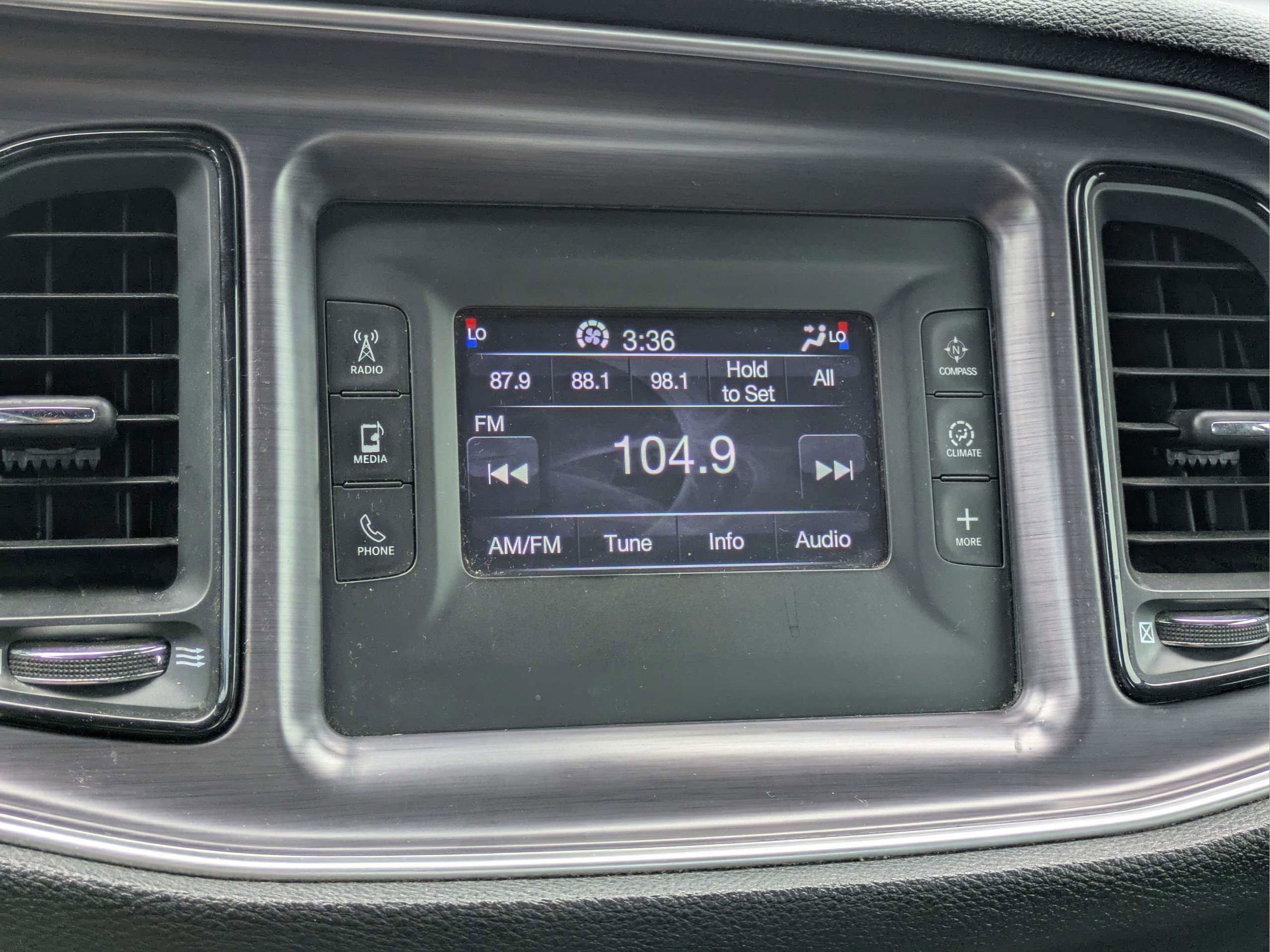 Used 2015 Bright White Clearcoat Dodge SXT image 19