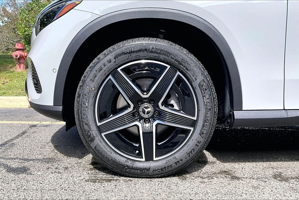 New 2027 MANUFAKTUR Alpine Grey Mercedes-Benz GLC 300 image 12