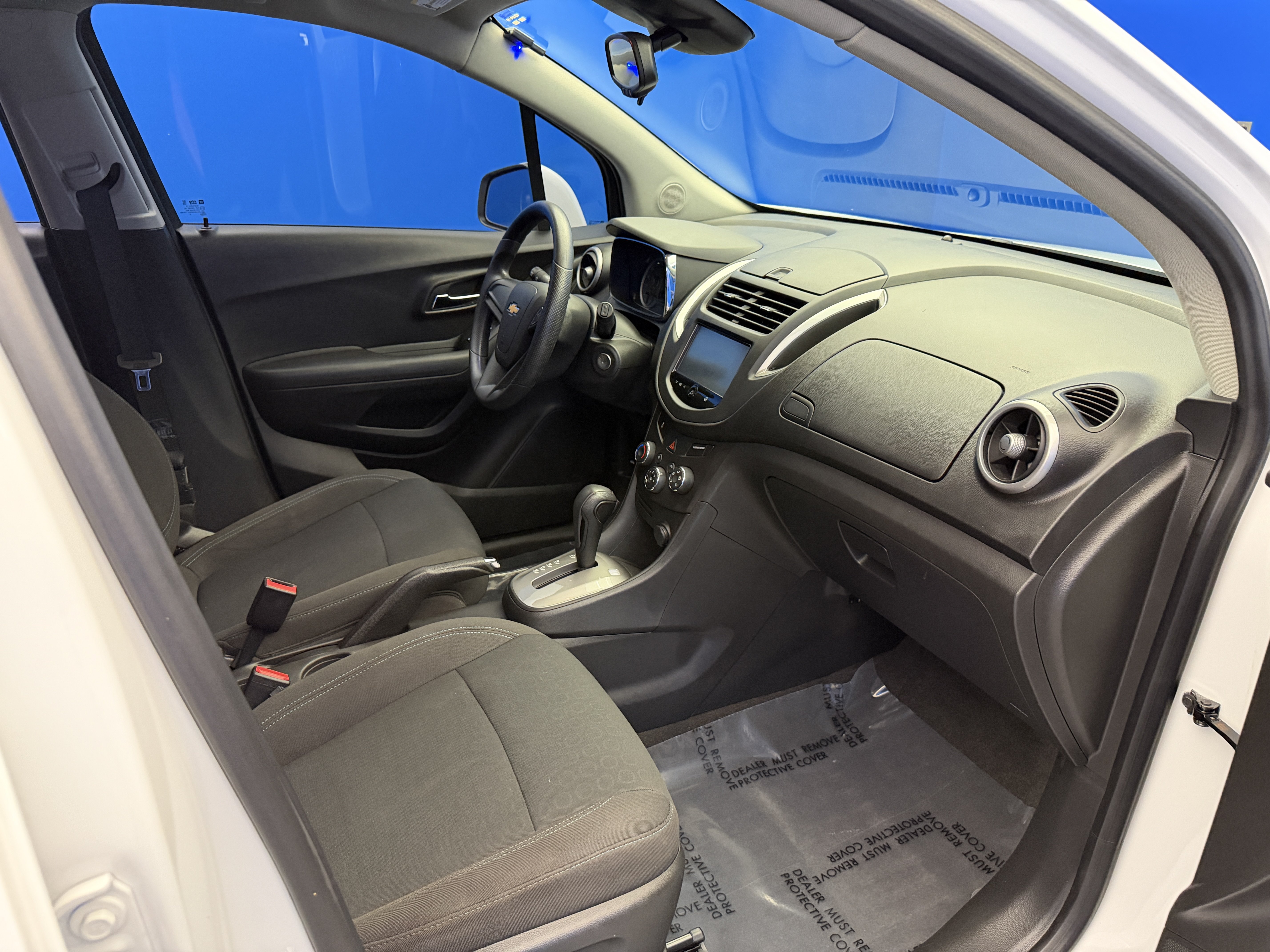 Used 2016 Summit White Chevrolet LS image 23