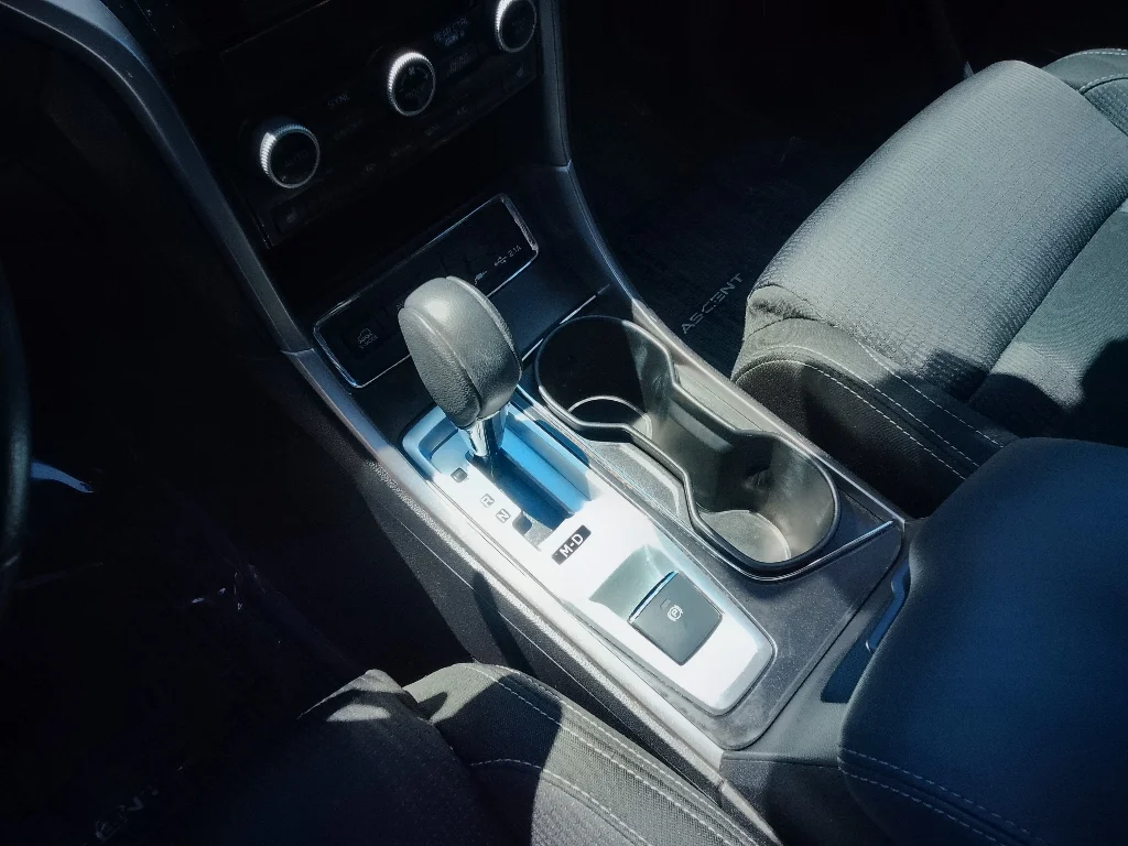 Used 2022 Ice Silver Metallic Subaru Premium image 18