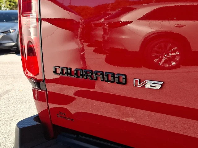 Used 2019 Red Chevrolet ZR2 image 30