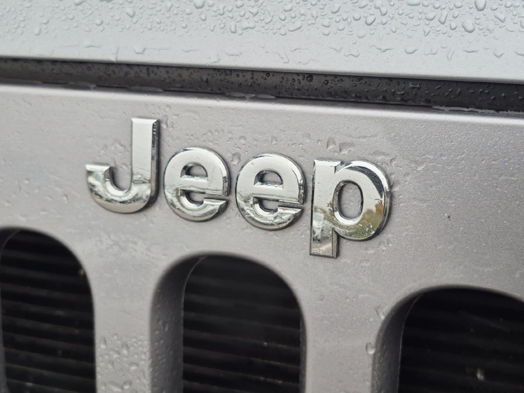 Used 2014 Gray Jeep Sport image 24
