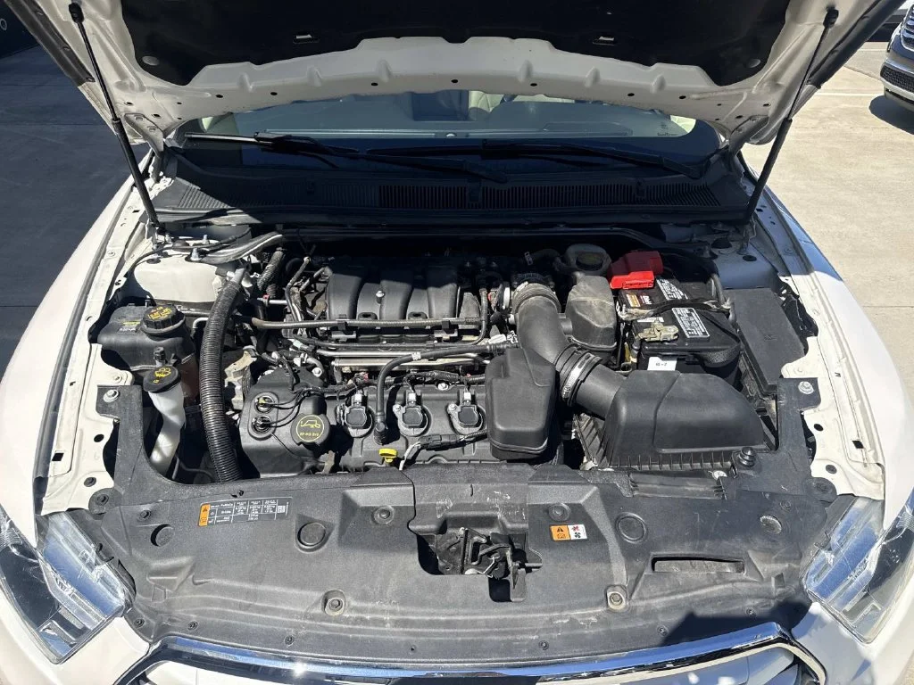 Used 2018 White Ford Limited image 10