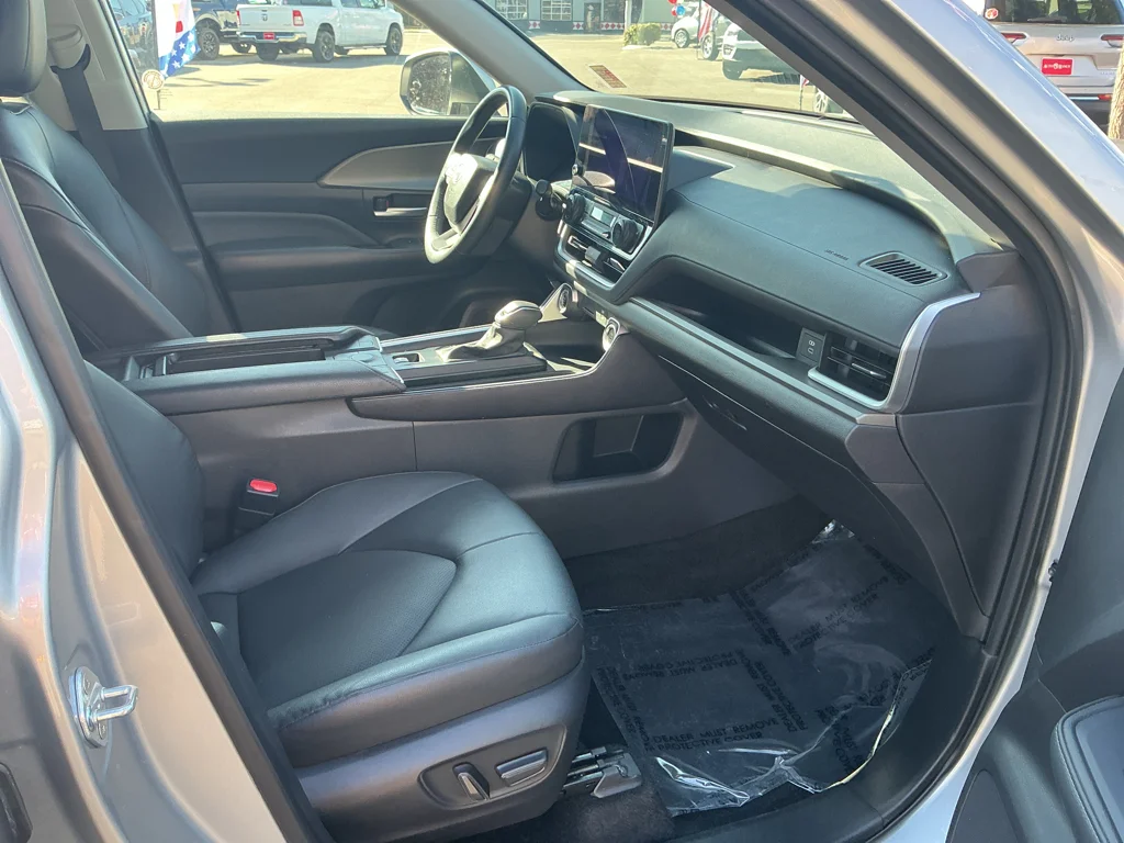 Used 2025 Celestial Silver Metallic Toyota XLE image 11