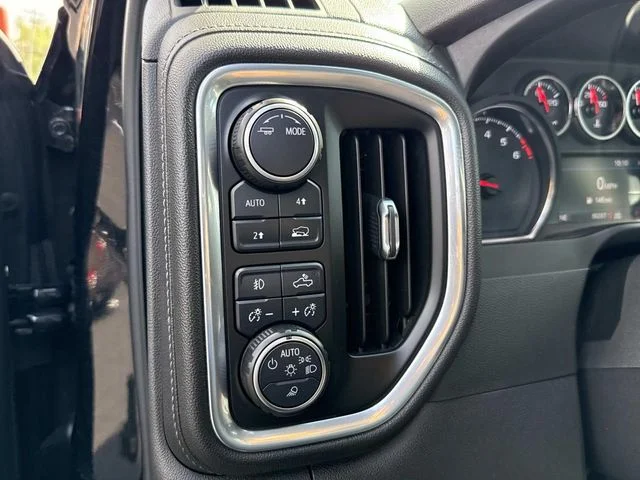 Used 2020 Black Chevrolet RST image 28