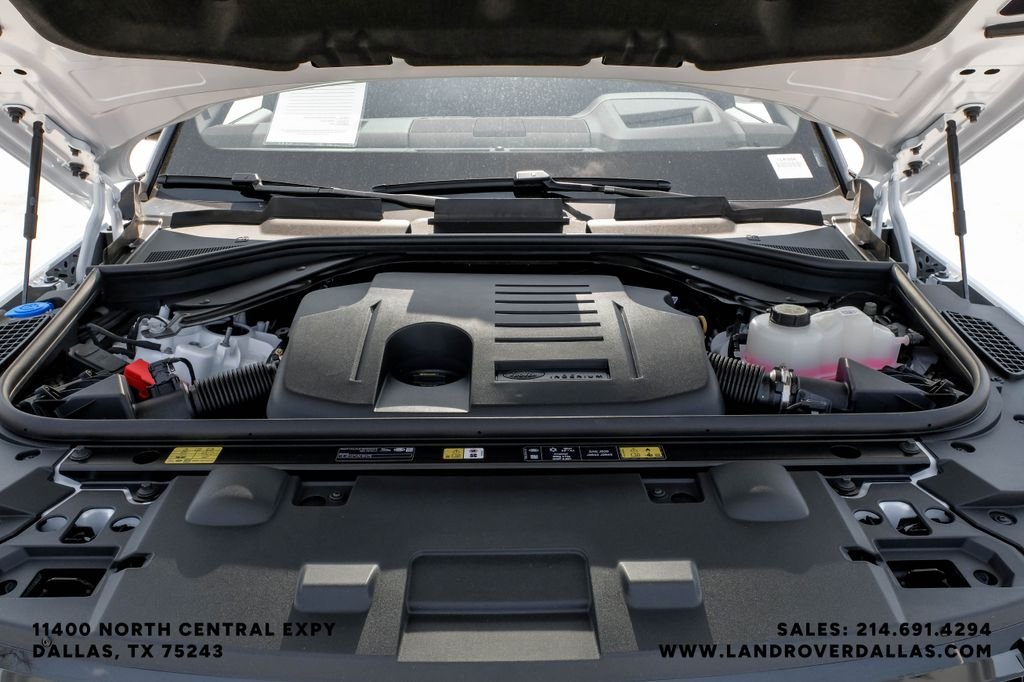 New 2026 Ostuni Pearl Wht Prem Met Land Rover Dynamic SE image 50