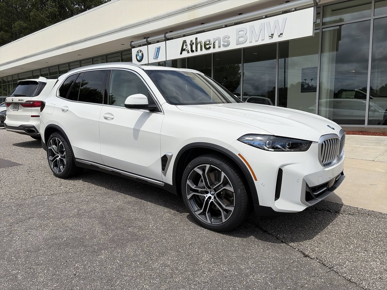 New 2026 Alpine White BMW xDrive50e image 2