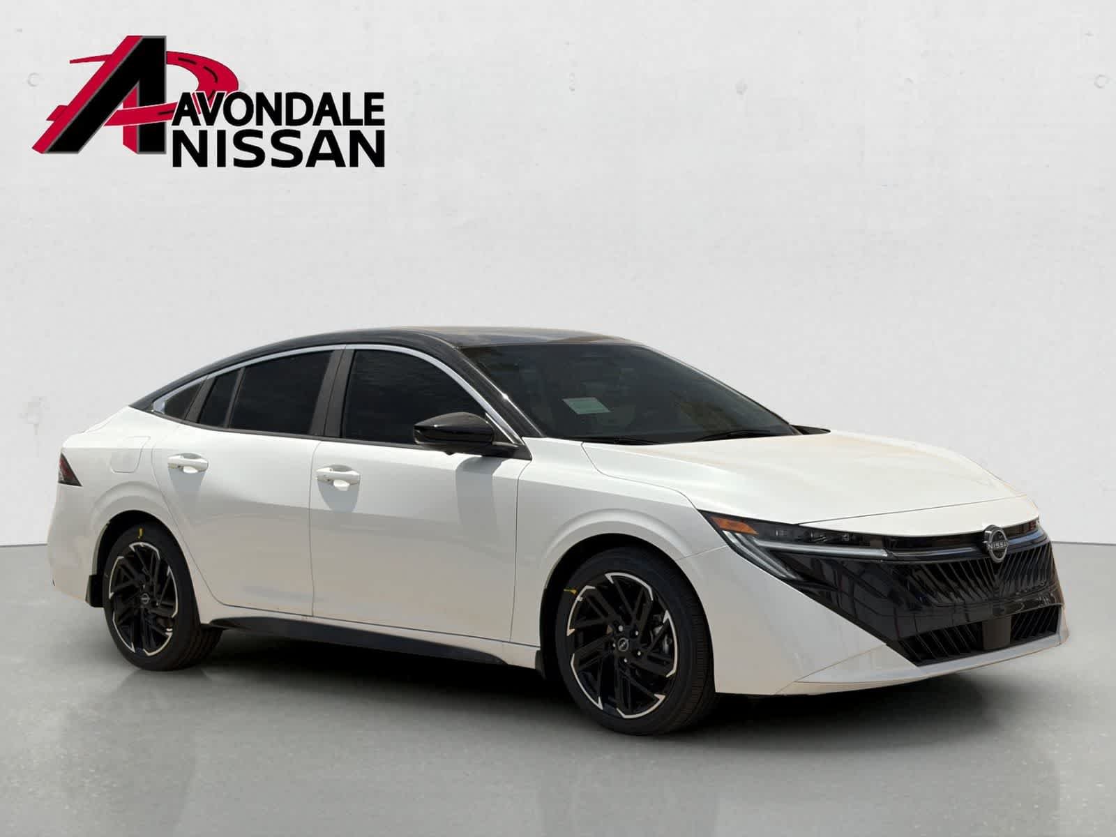 New 2026 Aspen White Tricoat/Super Black Nissan SR image 9