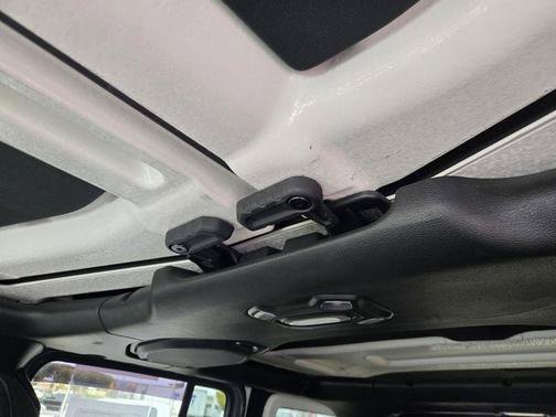 Used 2021 Gray Jeep Unlimited Sport Altitude image 20
