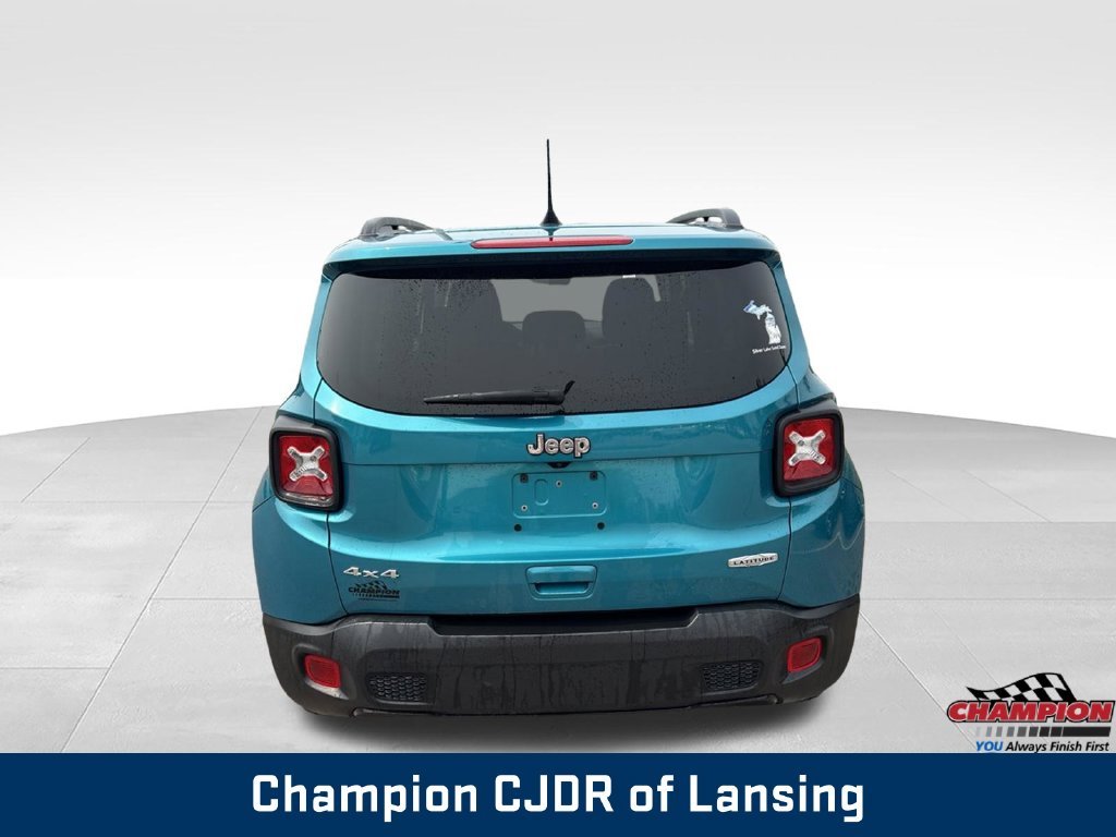 Used 2022  Jeep Latitude image 8