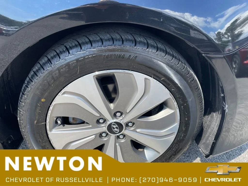 Used 2014 Black Onyx Pearl Hyundai Limited image 44