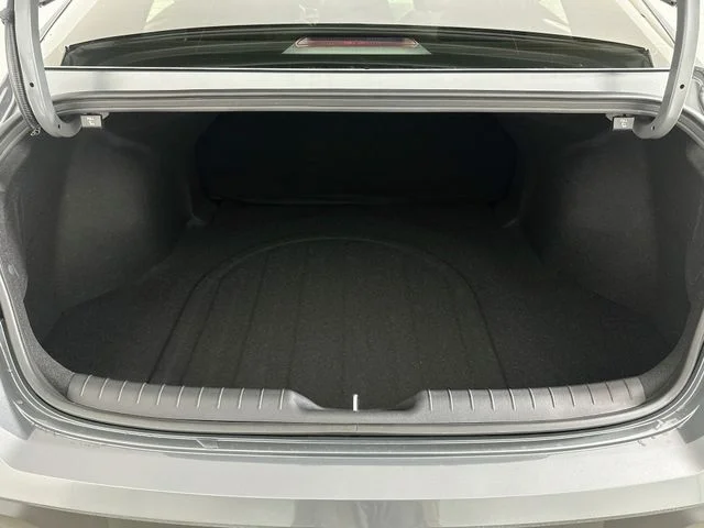 New 2026 Hyundai ELANTRA SE
