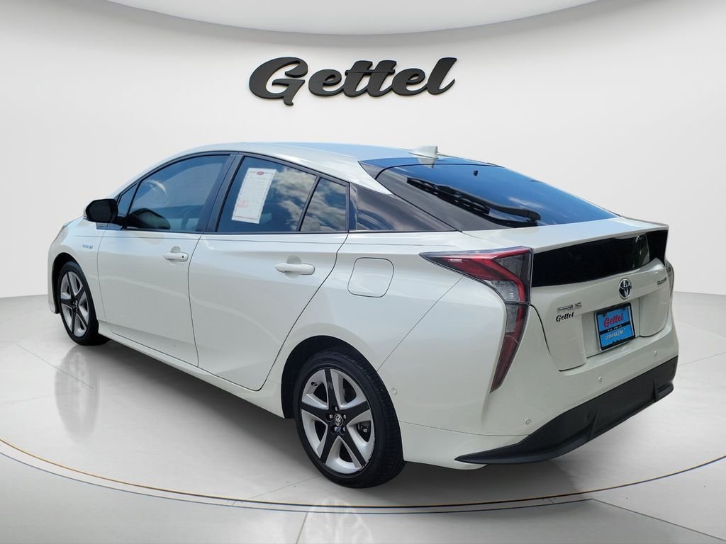 Certified Used 2017 White Toyota Four Touring image 7