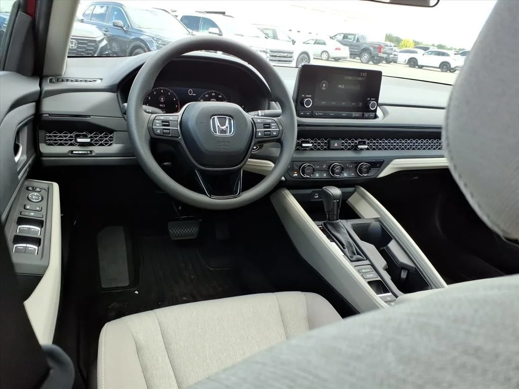 2025 Honda Accord SE - Photo 10