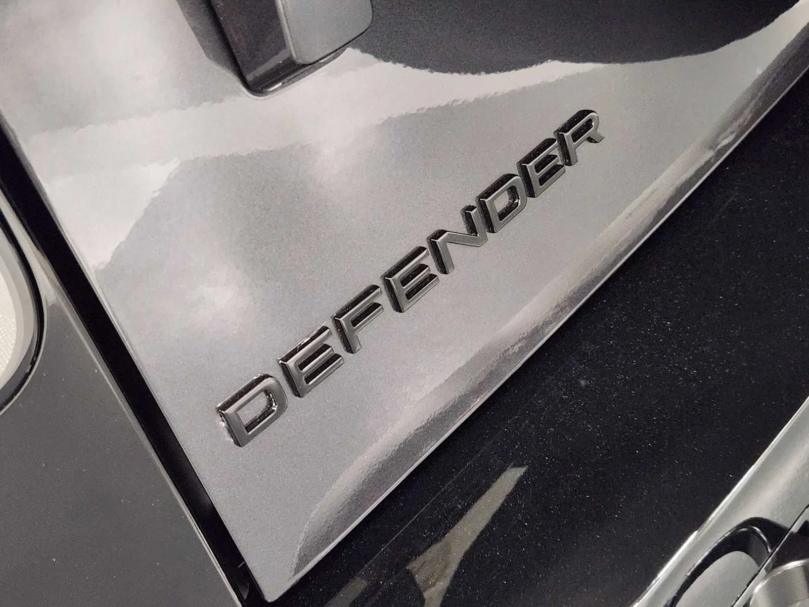 New 2026 Carpathian Grey Premium Metallic Land Rover X-Dynamic SE - 130 P400 image 21