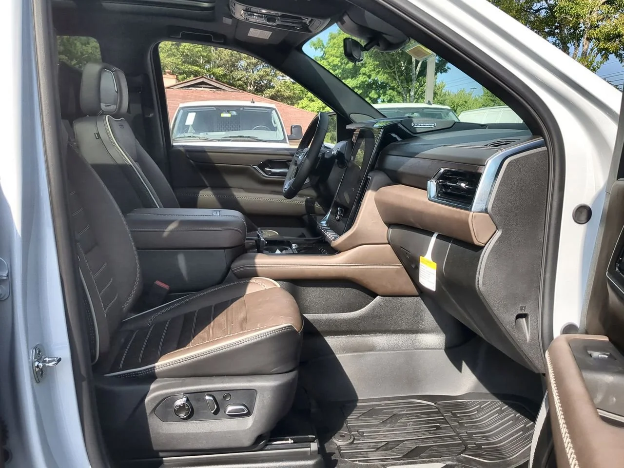 New 2026 Glacier White Tricoat GMC Denali Ultimate image 29