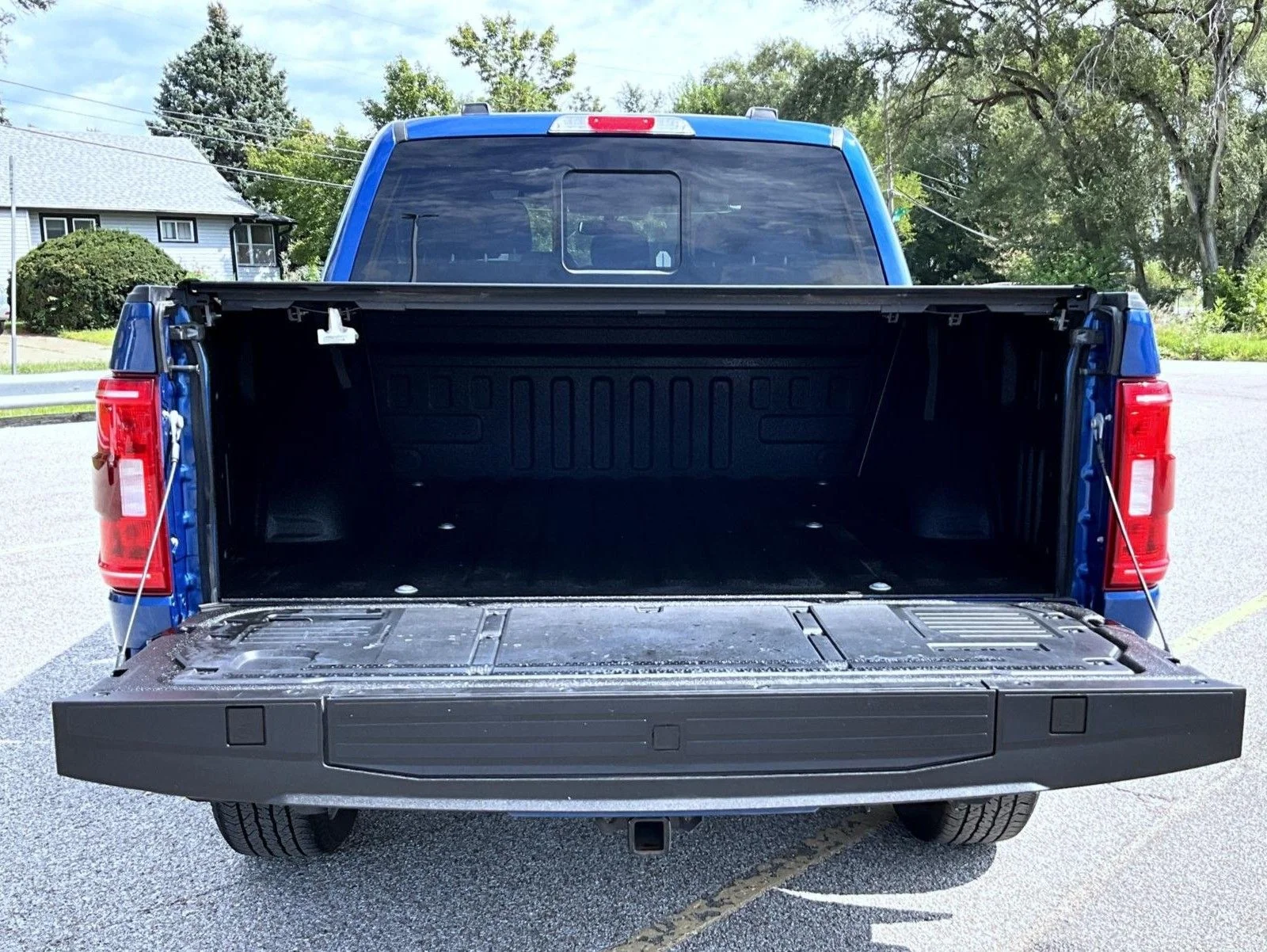 Used 2023 Blue Ford XLT image 9