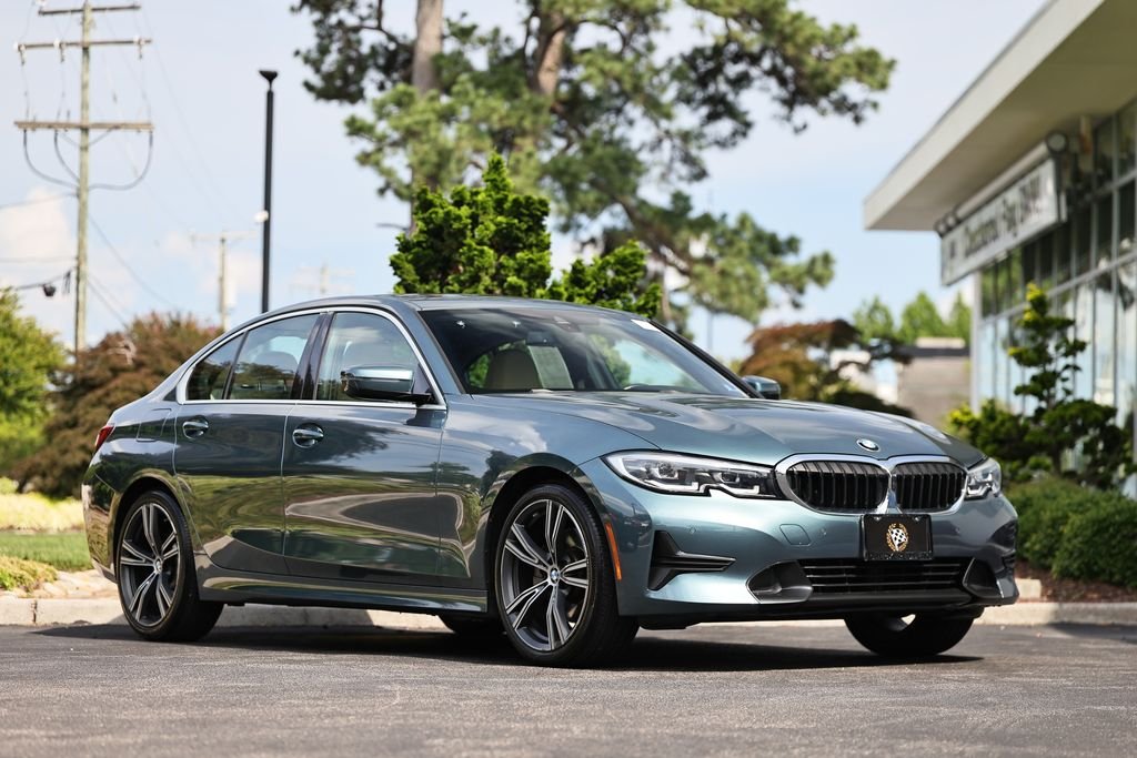 2021 BMW 3 Series 330i Sedan's photo